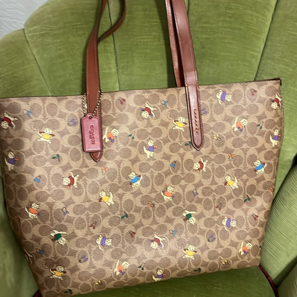 Coach kittens with mittens tote